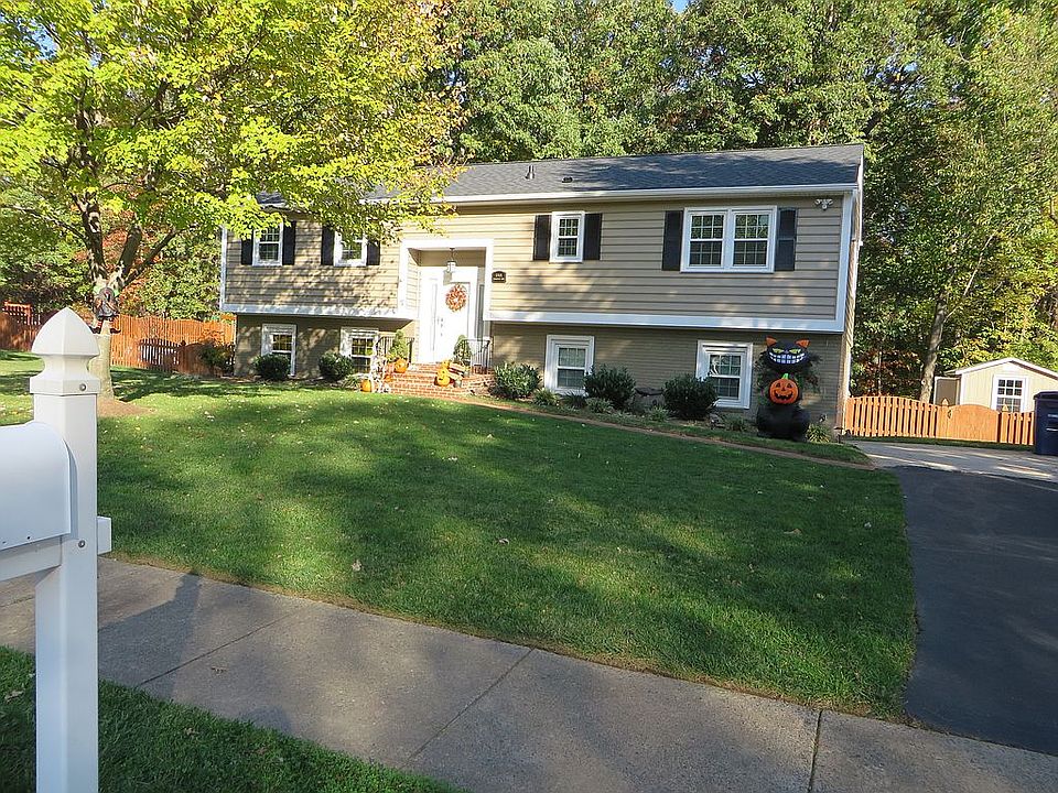 1st image of 5901 Parkridge Ln