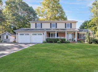 2 Great Neck Ct, Huntington, NY 11743