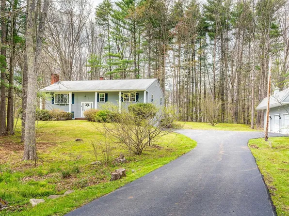 8 Brookside Terrace, Atkinson, NH 03811
