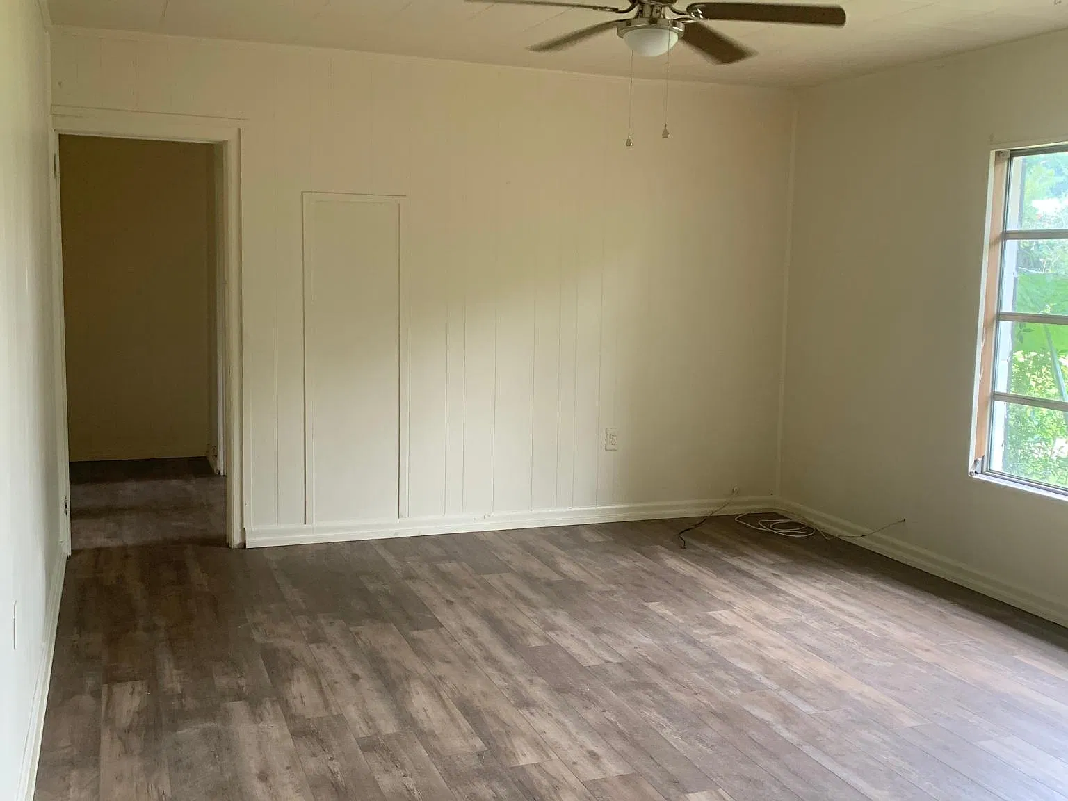 2 bed, 900 sqft, $800 — Photo 2