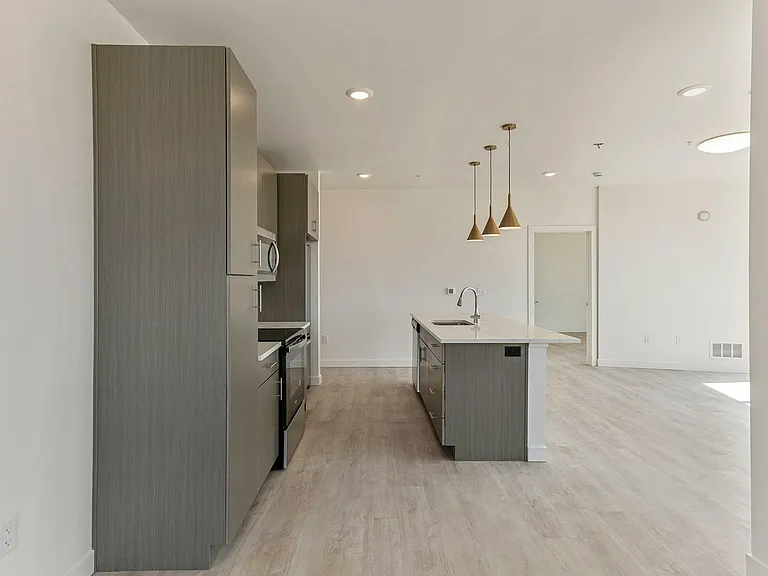 Cottonwood Highland 2-Bedroom Kitchen