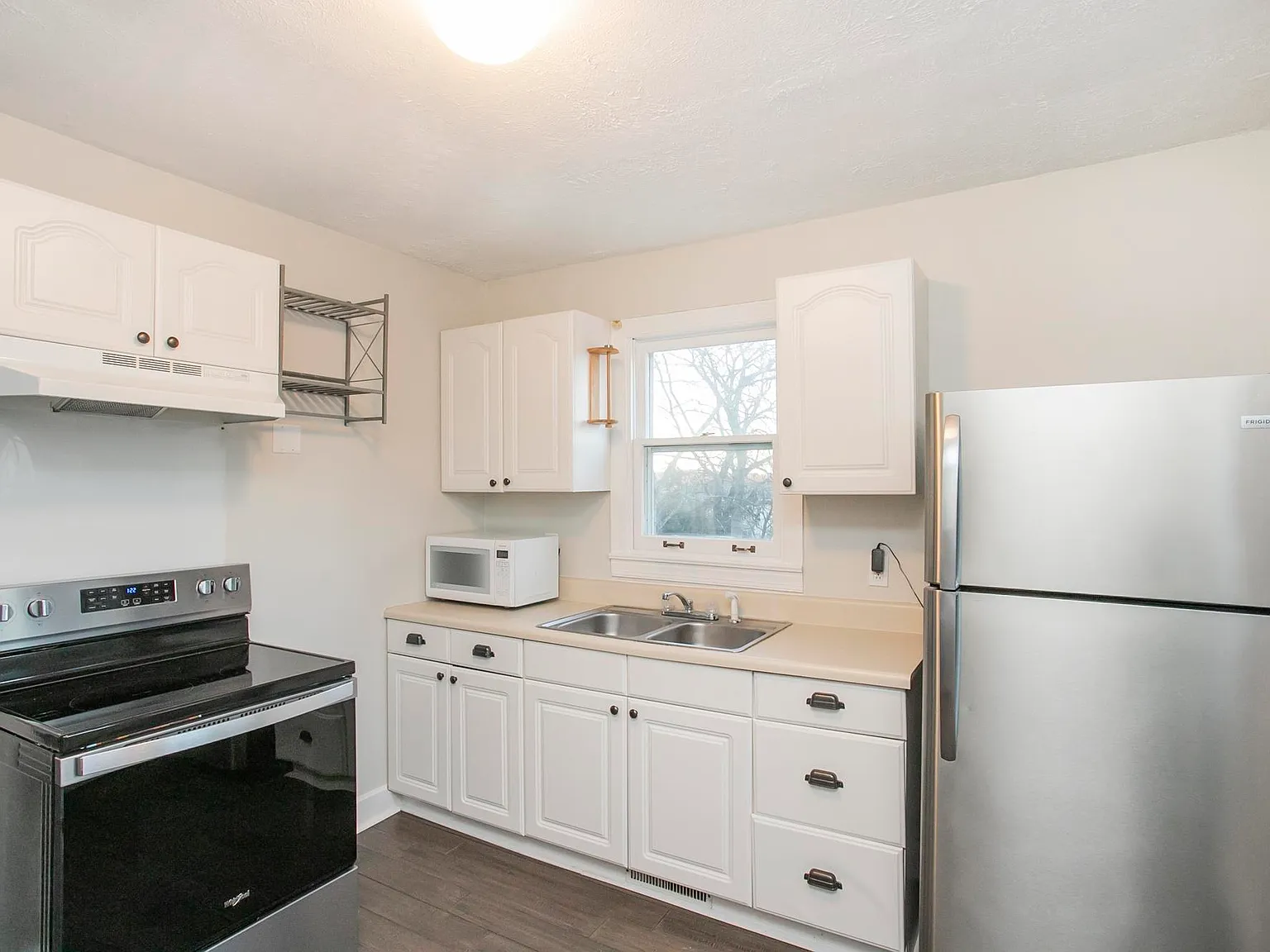 2 bed, 756 sqft, $1,700 — Photo 4