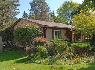 3055 Bathurst Ave, Rochester Hills, MI 48309