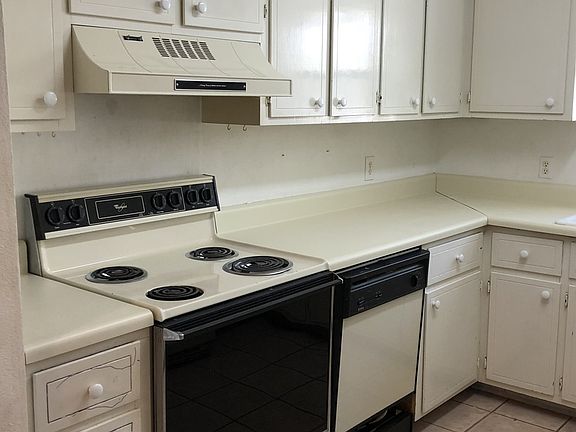 2nd image of 5892 Audubon Dr APT C1