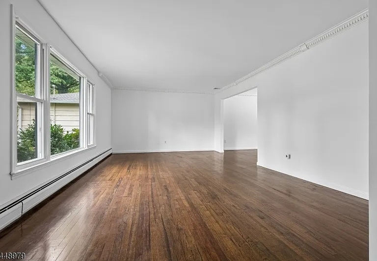 54 Canterbury Dr — Photo 3