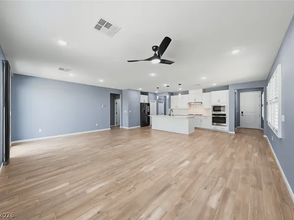 8672 Bench St, Las Vegas, NV 89139