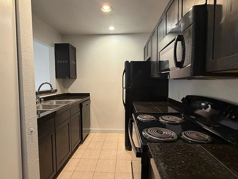 4123 Avondale Ave #106 — Photo 4