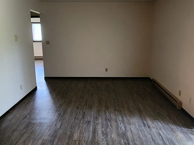 4929 Hampshire Close #4 — Photo 11