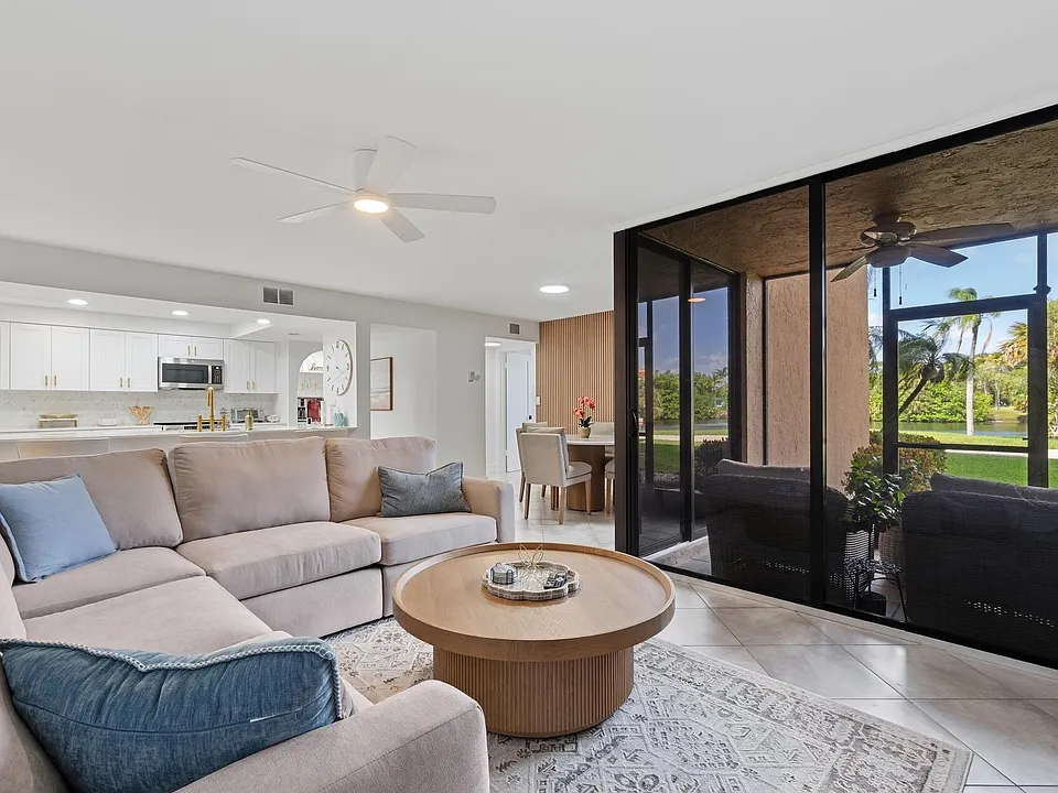 2455 Lindell Blvd #3103