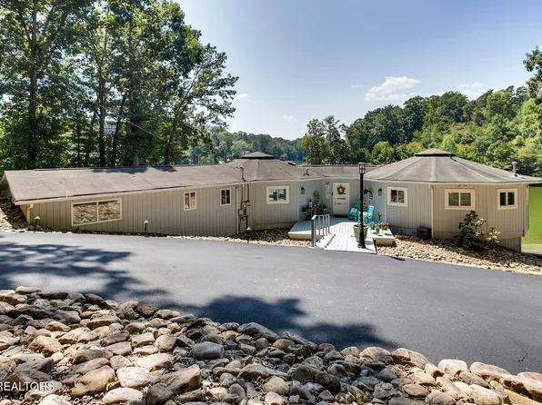 1400 Palmer Dr, Lenoir City, TN 37772