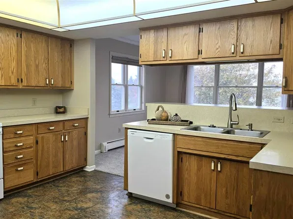 835 Hayner Dr, Petoskey, MI 49770