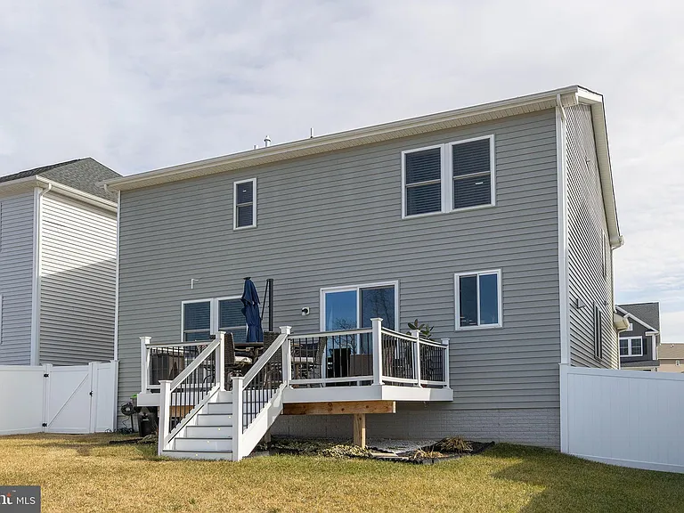 124 Lenore Ln — Photo 35