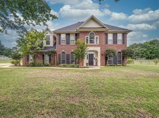 13463 Oakwood Dr, Chandler, TX 75758