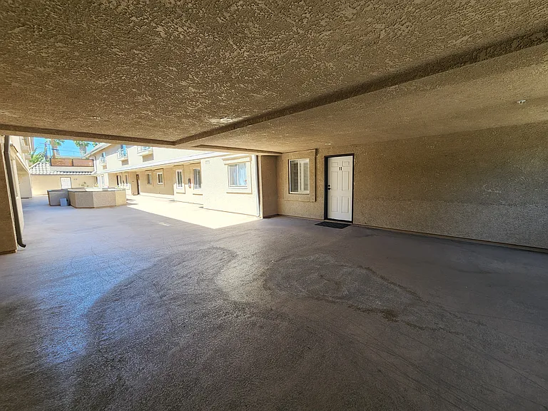 420 Riverdale Dr #11 — Photo 46