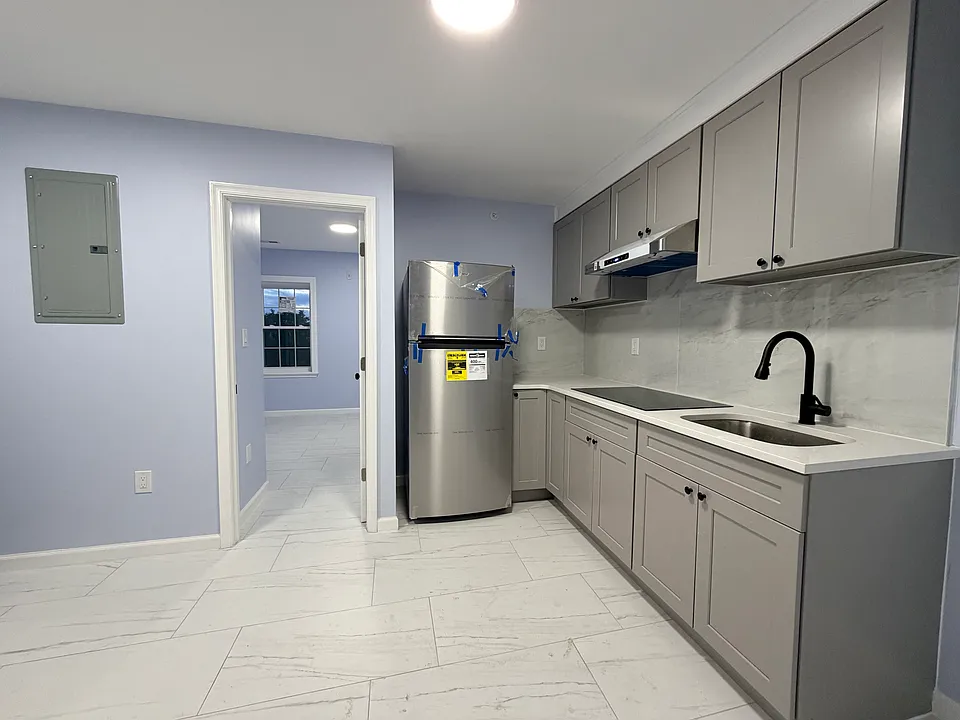 1649 E Passyunk Ave #3