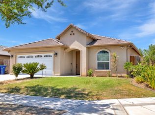 1201 Via Barcelona Ct, Wasco, CA 93280