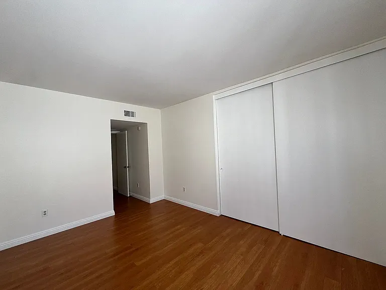 598 W Huntington Dr #K — Photo 15