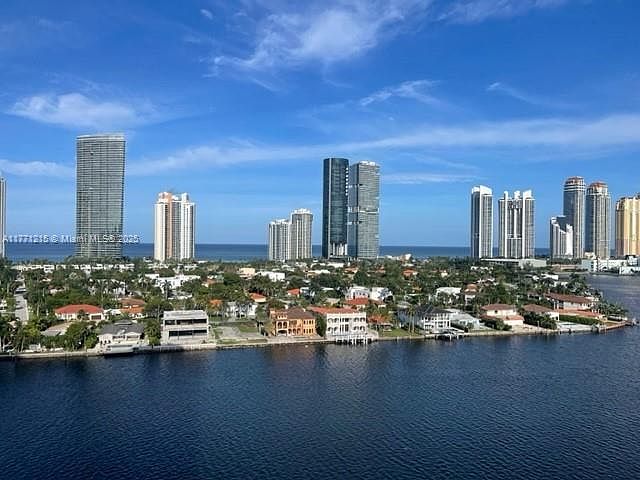 19101 NE Mystic Pointe Dr #1601