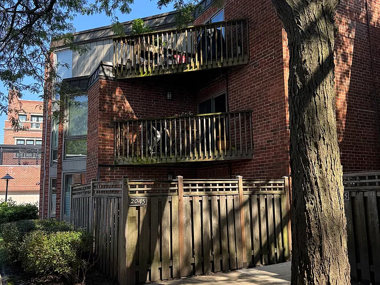 2045 N Larrabee St #7105 — Photo 1