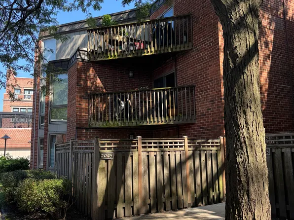 2045 N Larrabee St APT 7105, Chicago, IL 60614