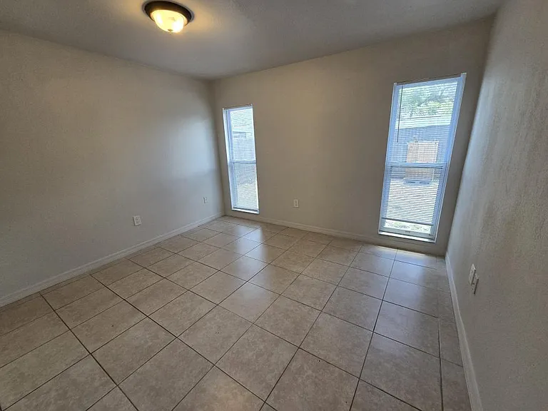 3406 Murrow St — Photo 11
