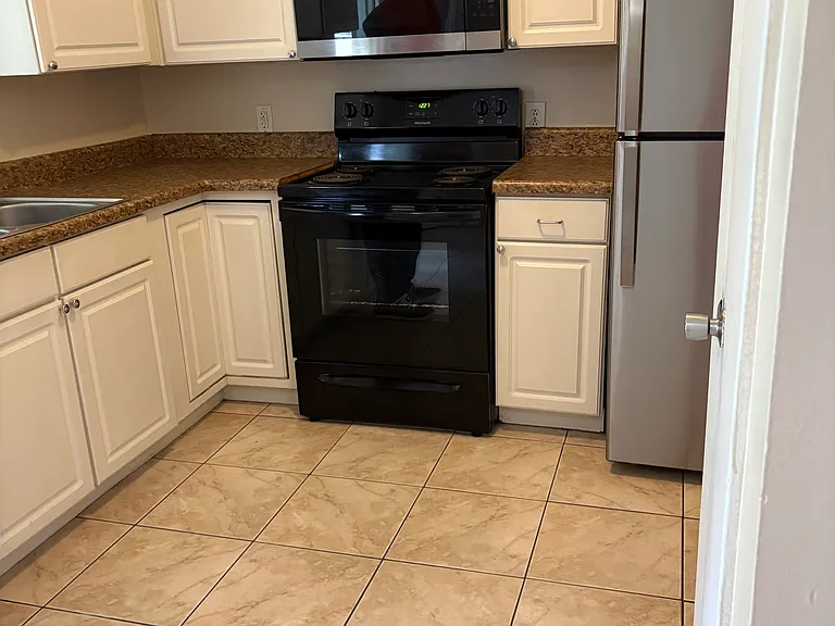 27167 Wakefield Dr — Photo 12