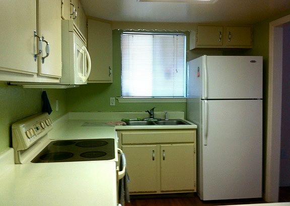3rd image of 652 Grenadine Ct S #652