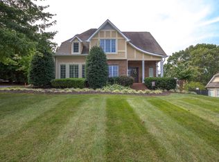 1012 Willows Trace Dr, Johnson City, TN 37601