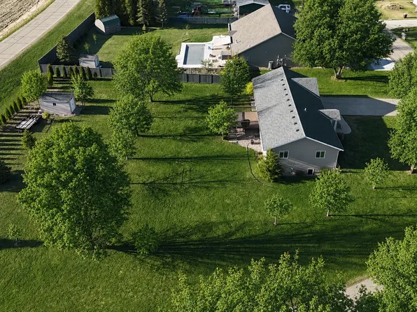4806 22nd St NE, Willmar, MN 56201