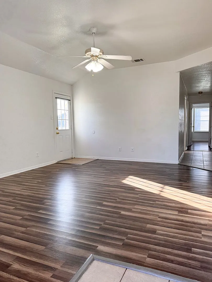 502 Bermuda — Photo 4