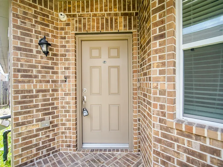 14215 Campo Vista Dr — Photo 5