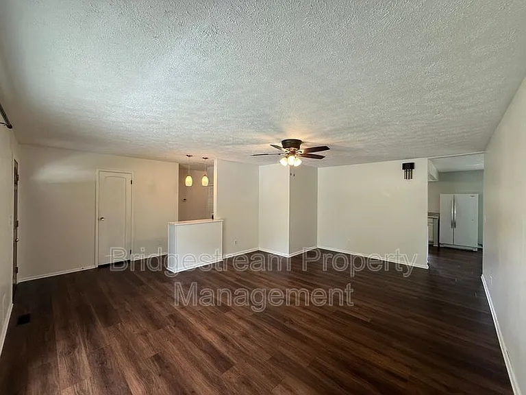 4208 Bellemeade Dr — Photo 2