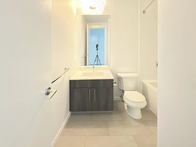 2975 Oak St #205 — Photo 9