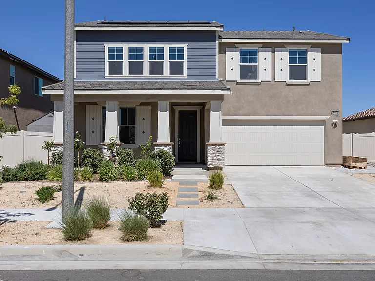 43864 Hampton St — Photo 1