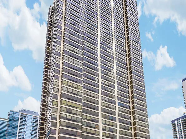 360 E Randolph St APT 4203, Chicago, IL 60601