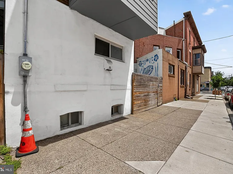 2356 E Susquehanna Ave — Photo 39