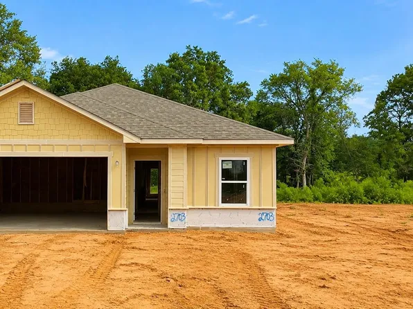 2703 Southern Oaks Dr, Longview, TX 75604