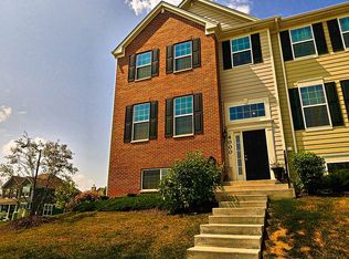 4000 Pompton Ct, Elgin, IL 60124