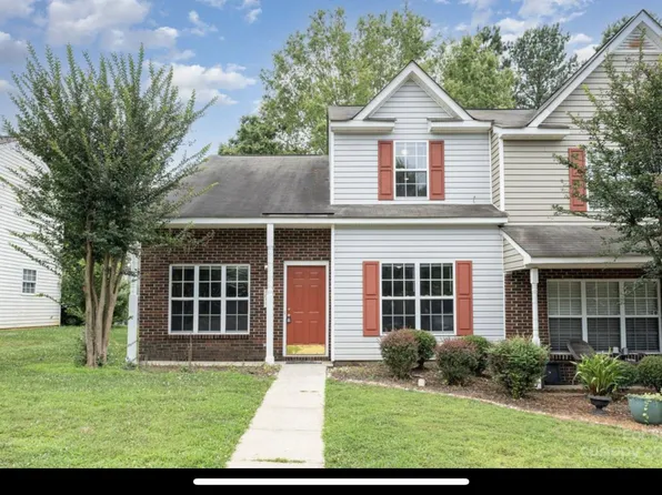 7633 Petrea Ln, Charlotte, NC 28227