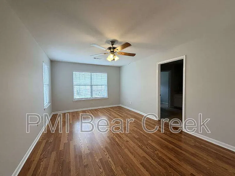 6407 Waldron Dr #B — Photo 13