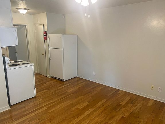 2nd image of 1212 W Chapel Hill St APT 1