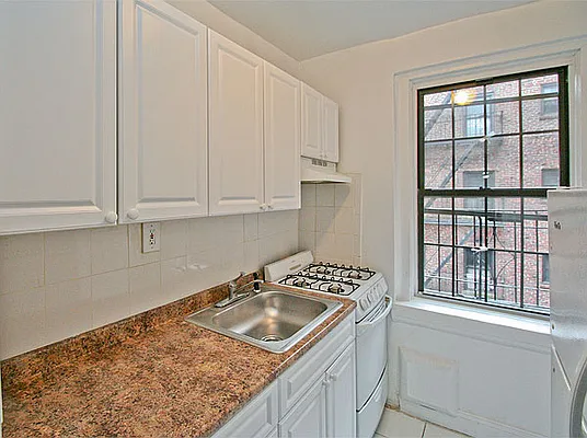 Rented by SW Queens Mezzanine | media 36