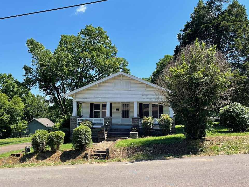 1st image of 901 W Taylor St