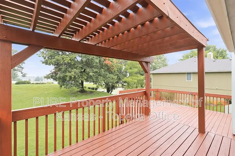 4 bed, 3.0 bath, 2280 sqft, $3,000 — Photo 4