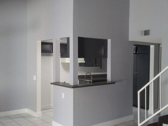 4th image of 218 W Vermont Ave APT 5