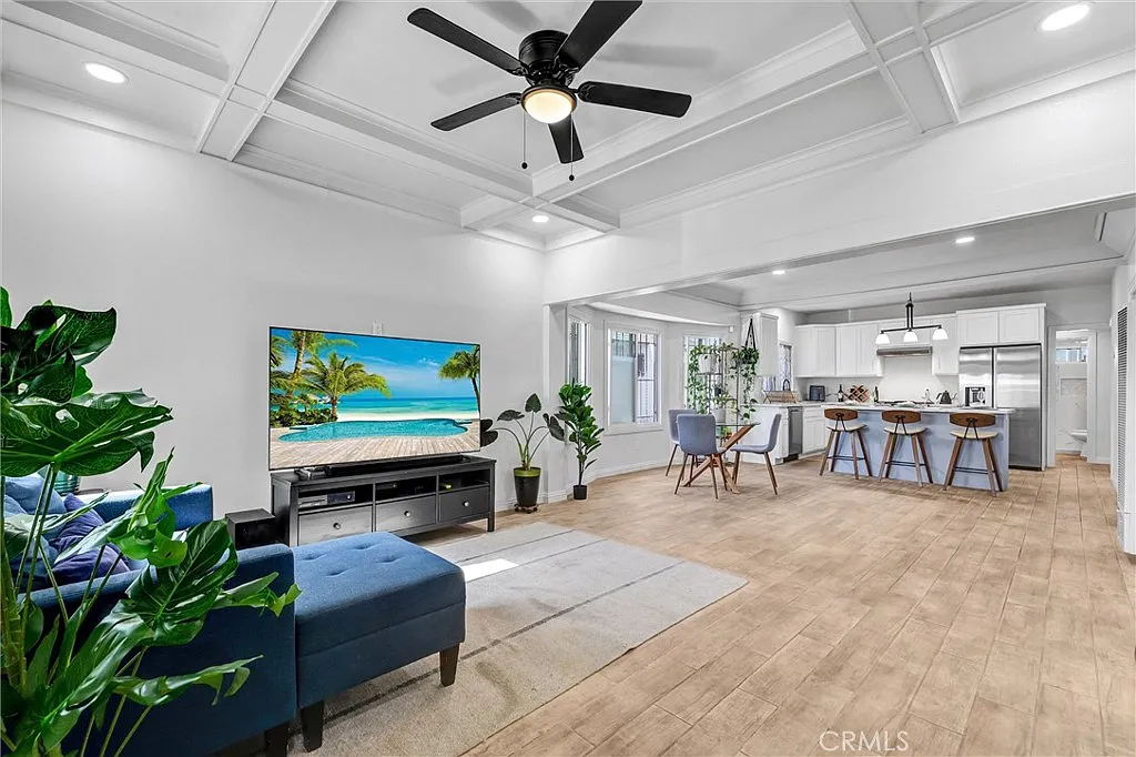 3 bed, 1225 sqft, $3,500 — Photo 4