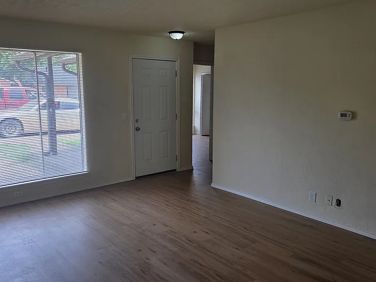 4314 Willowpoint Dr — Photo 4