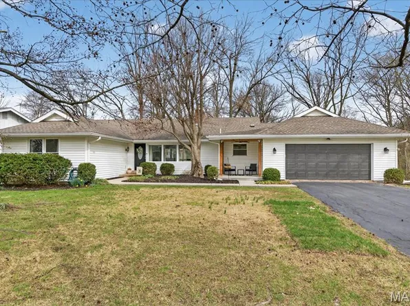 203 Morewood Dr, Ballwin, MO 63011