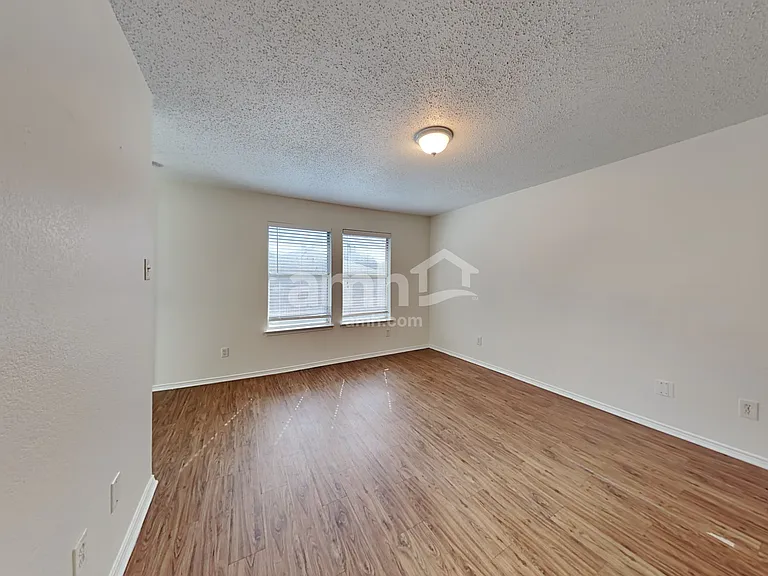 1020 Chelsea Ln — Photo 12