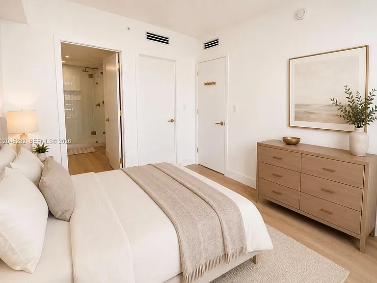 90 Ne St #32 — Photo 9